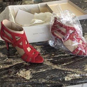 Marc Fisher Red Suede shoes Size 8 M. NWB
